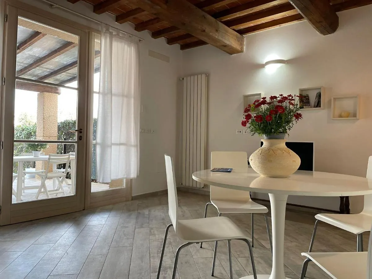 Daire Appartamenti Teresa & Adele, 2 Km Dal Mare, 2 Bagni, Giardino Recintato, Wifi, Posto Auto Cecina
