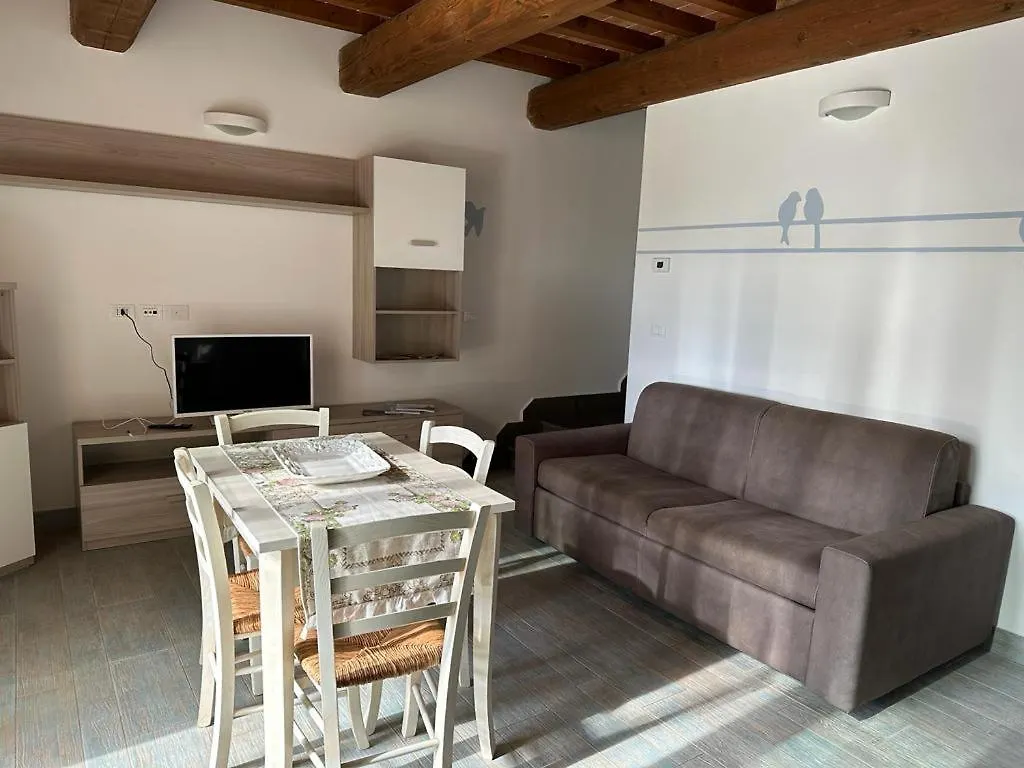 Appartamenti Teresa & Adele, 2 Km Dal Mare, 2 Bagni, Giardino Recintato, Wifi, Posto Auto Cecina  0*, Cecina (Livorno) İtalya