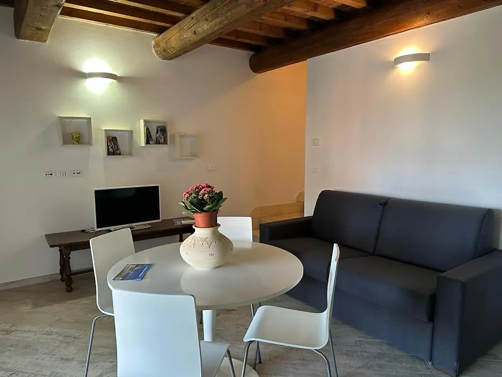 Appartamenti Teresa & Adele, 2 Km Dal Mare, 2 Bagni, Giardino Recintato, Wifi, Posto Auto Cecina  Daire