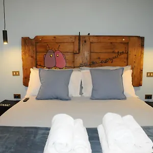 adria-art-apartments-1.hotelinveneto.com/